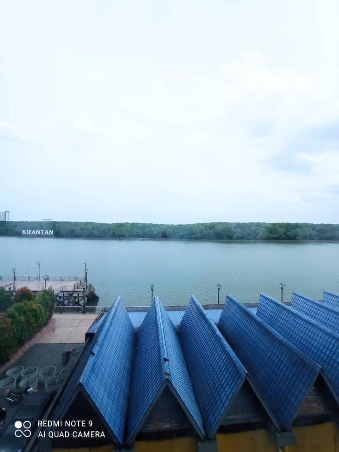 The Riverbank Hotel Куантан Екстериор снимка