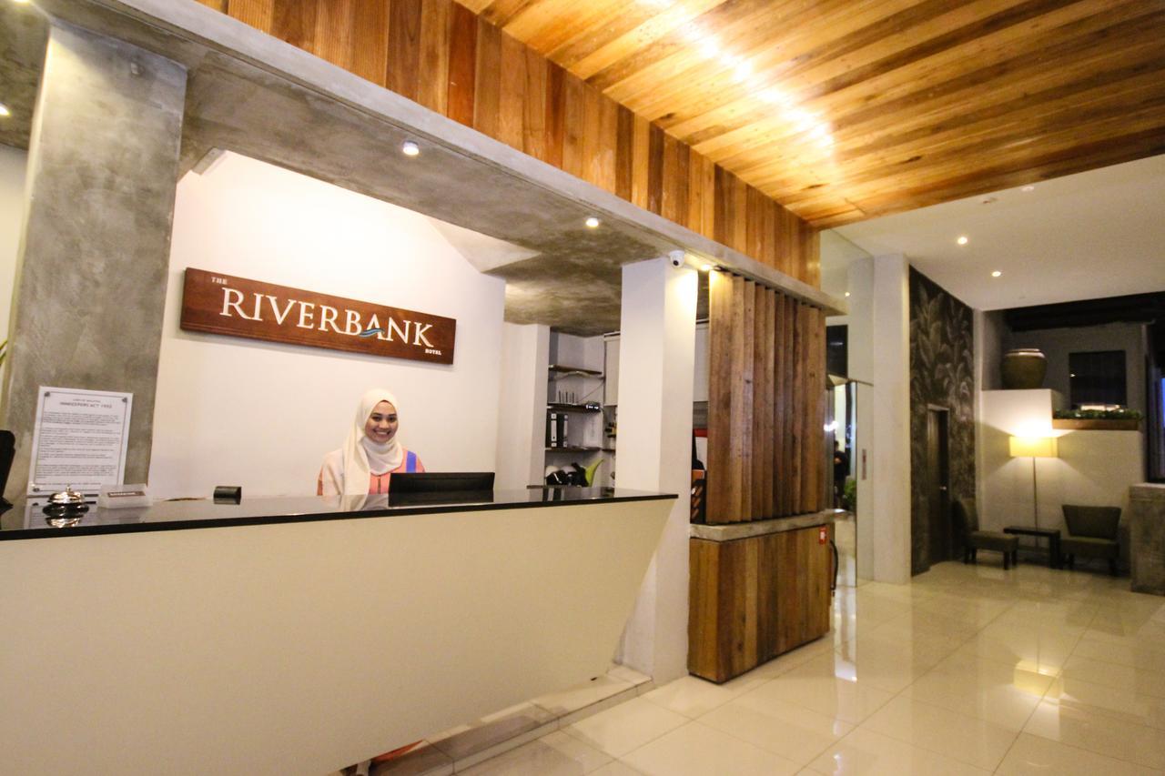 The Riverbank Hotel Куантан Екстериор снимка